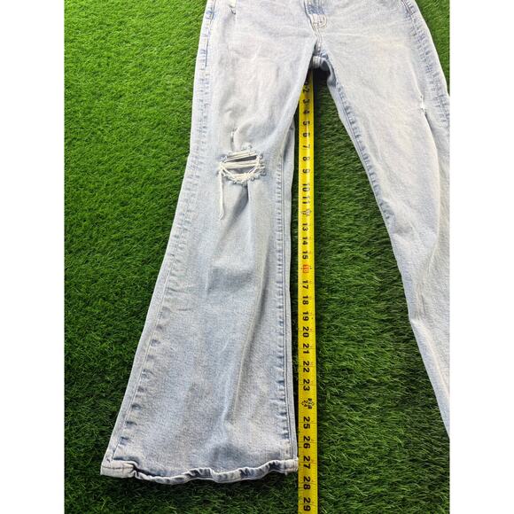 GAP Womens 70’s Flare Jeans Light Wash Ripped Knee Sz 12 31R Regular Denim Pants - Picture 7 of 12